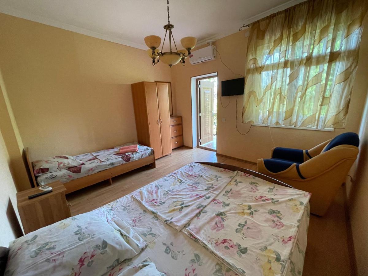 Hotel Гостевой Дом На Гечба Gagra Exterior foto